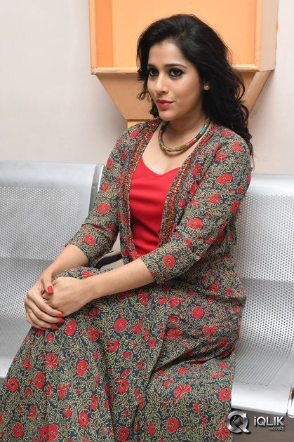 Rashmi-Gautam-At-Thanu-Vachenanta-Movie